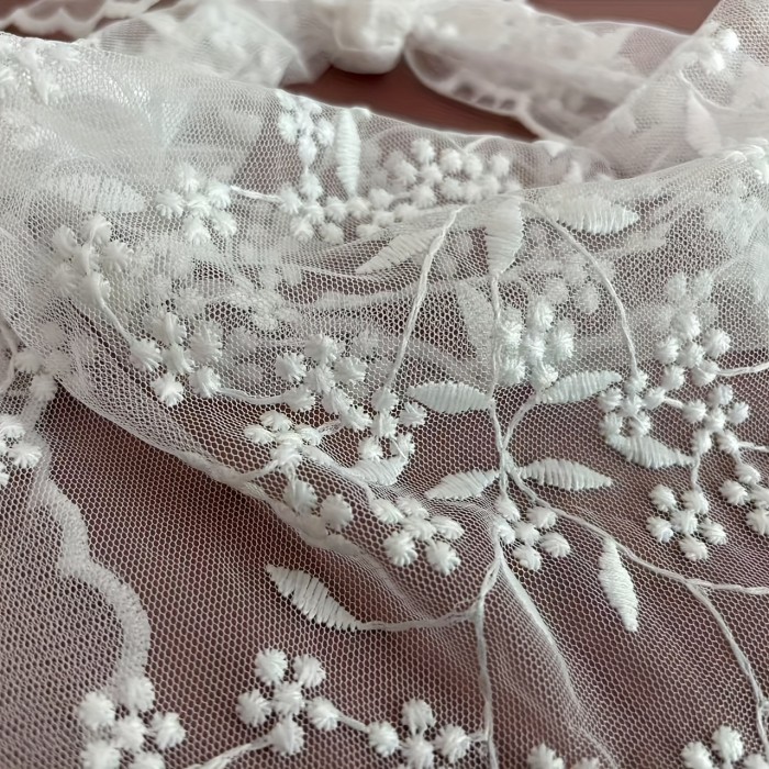 1pc Women's Elegant White Floral Embroidery Triangle Scarf - Lightweight 100% Polyester Non-Stretch Wrap, Versatile Summer Accessory for Daily Wear, Travel, Dates & Formal Events | Perfect Gift, Scarf for Hair, Intricate Embroidery