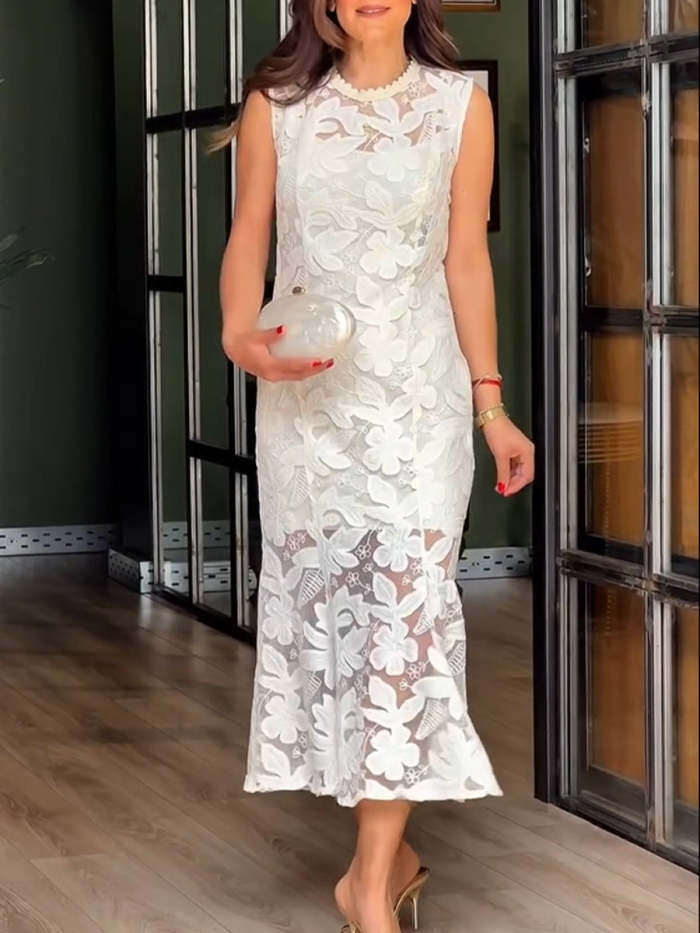 Exquisite And Elegant Sleeveless Lace Dress