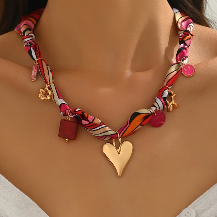 Vintage Elegant\u002F1 Metal Heart Flower Face Geometric Round Square Pendant Scarf Necklace for Women\u002FSuitable for Daily Wear and Parties\u002FA Gift for Valentine's Day, Mother's Day, Thanksgiving, and Birthdays for Friends