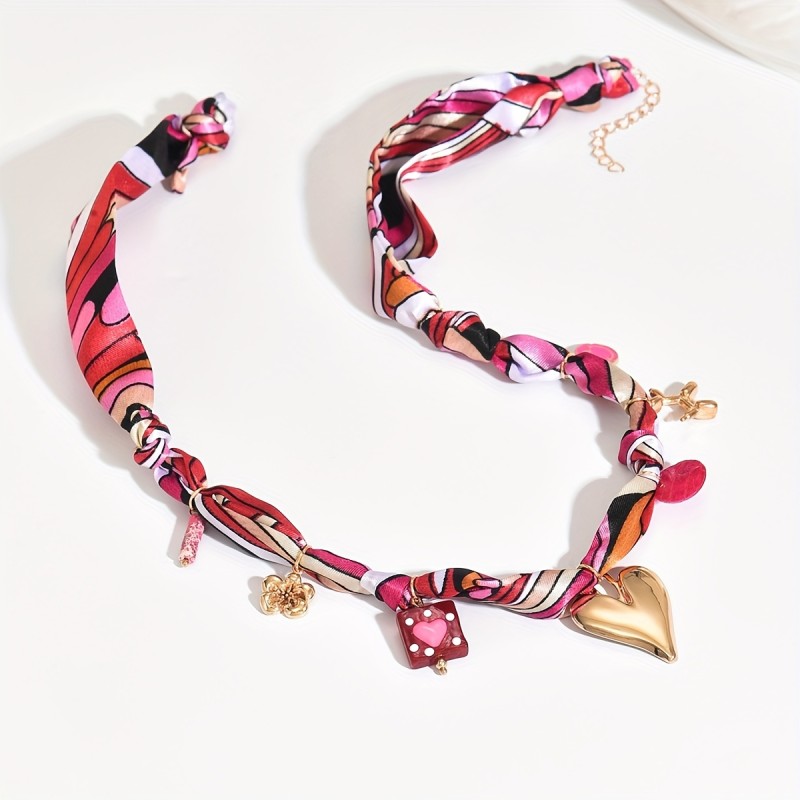 Vintage Elegant\u002F1 Metal Heart Flower Face Geometric Round Square Pendant Scarf Necklace for Women\u002FSuitable for Daily Wear and Parties\u002FA Gift for Valentine's Day, Mother's Day, Thanksgiving, and Birthdays for Friends