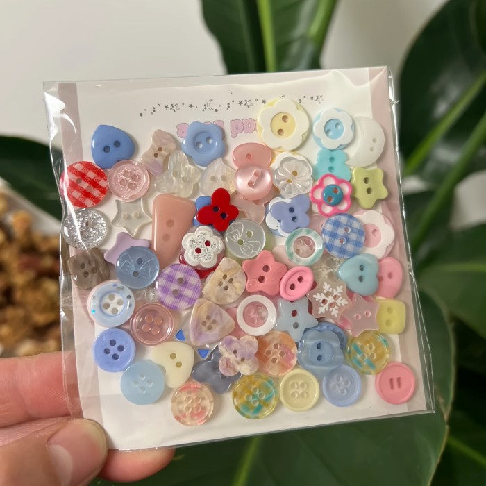 30pcs Adorable Fresh Resin Buttons\u002FRandom Pattern Distribution\u002FDIY Jewelry Craft Accessories\u002FSewing Auxiliary Materials Small Buttons