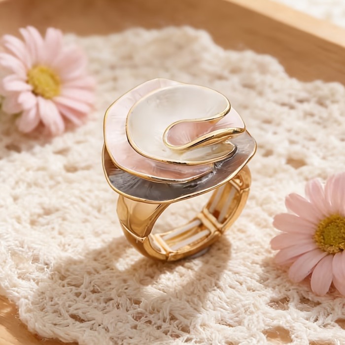 An Elegant and Sweet Enamel Rose Flower Stretch Ring for Women, a Holiday, Birthday, Date, Prom, Banquet, Party, Vacation, Shopping, and Daily Commuting Accessory