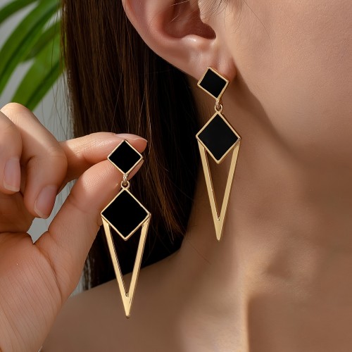 A Pair of Fashionable And Versatile Summer Popular Alloy Rhombus Dripping Oil Earrings