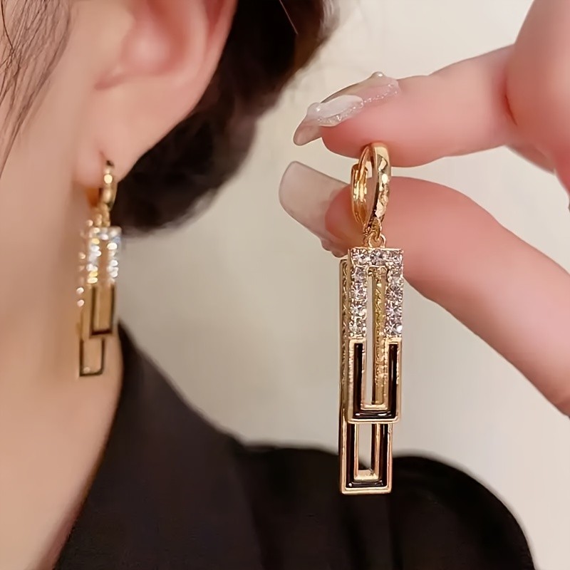 1 Pair of Fashionable and Elegant Black Geometric Square Pendant Earrings for Women, Suitable for Wearing at Weddings, Parties, Dates, Christmas Gifts