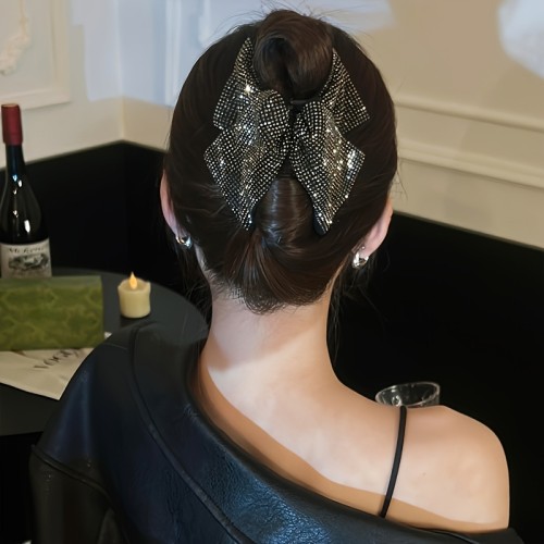 Rhinestone Triangle Bow Retro Shark Hair Clip