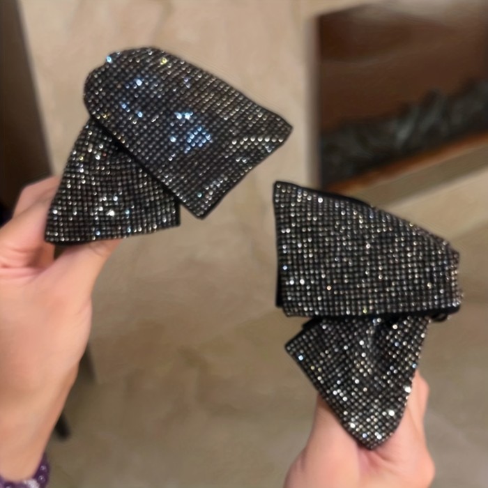 Rhinestone Triangle Bow Retro Shark Hair Clip
