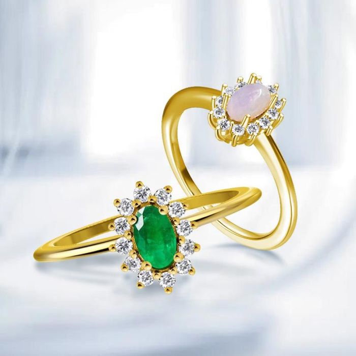 Exclusive Fleurette Opal Ring