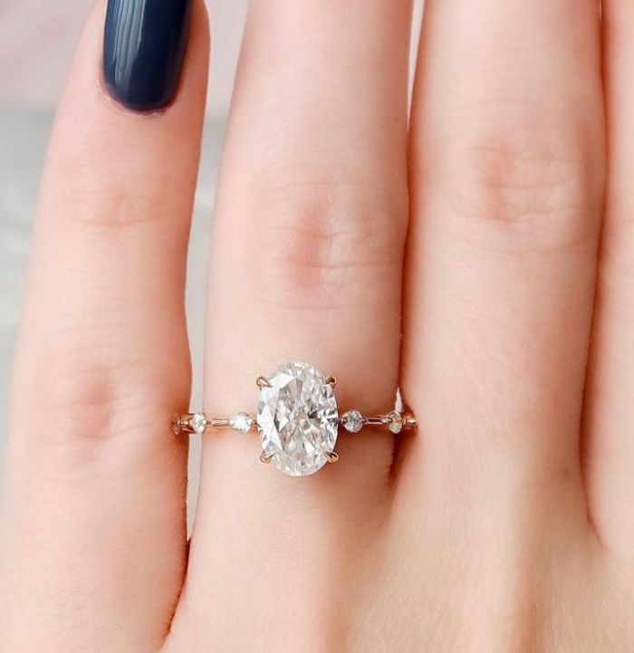 Oval Cut Engagement Ring