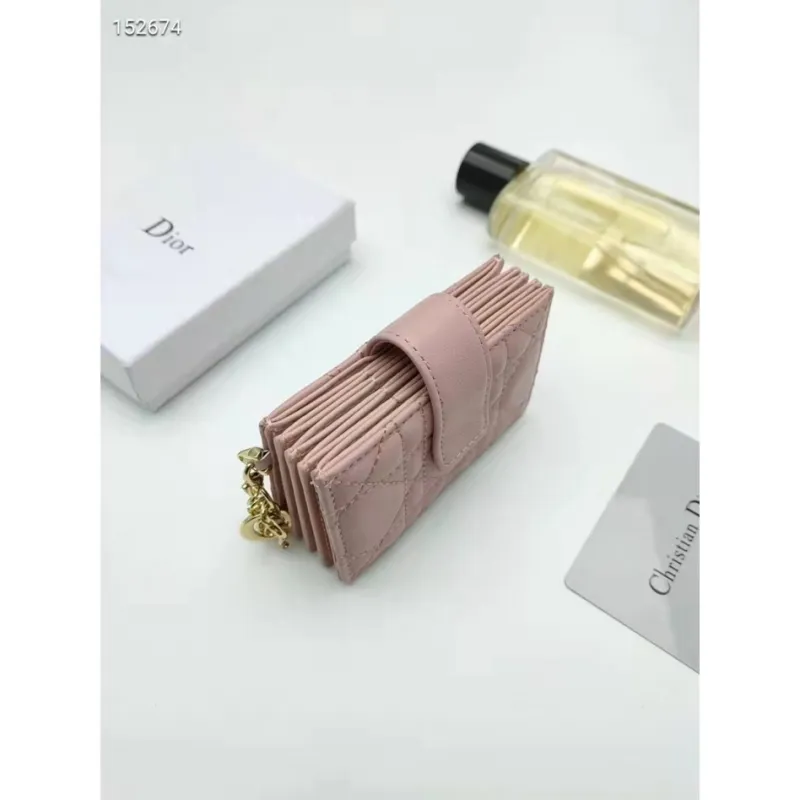 迪奧·迪迪安·霍爾德
