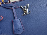 Louis Vuitton LockmeDay包
