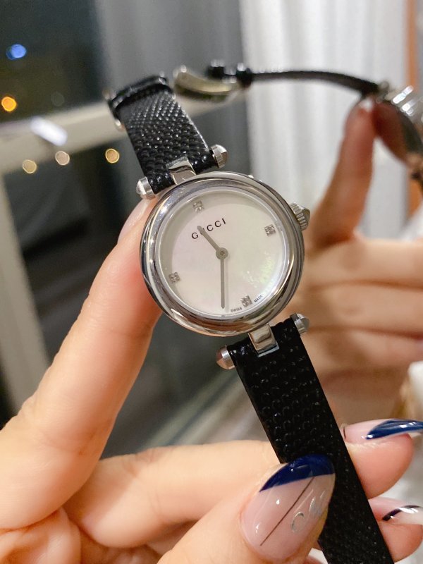 古馳古馳藍寶石玻璃瑞士石英機芯手錶
