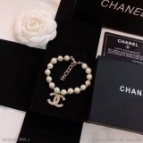Chanel香奈兒熱銷款大牌香奶奶精致手鏈雙C雙手工鑲珠鑲鑽手鏈由珍珠串成