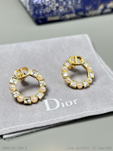 00166_X128PQ00_CD耳環將經典時尚與Dior的優雅融為一體金色飾面金屬CD標志突顯環