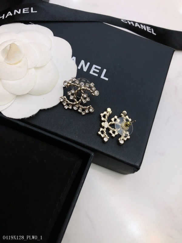 香奈兒Chanel白色耳釘Chanel新款施華洛世奇水晶方鑽耳釘 CHANEL耳飾