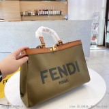 fendi peekabo 購物袋 經典的tote造型 但是這款最大的特點