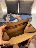 高端貨芬迪FENDI 最新推出的洋氣單品 購物袋頂級刺繡硬朗的方形