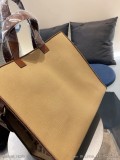 高端貨芬迪FENDI 最新推出的洋氣單品 購物袋頂級刺繡硬朗的方形