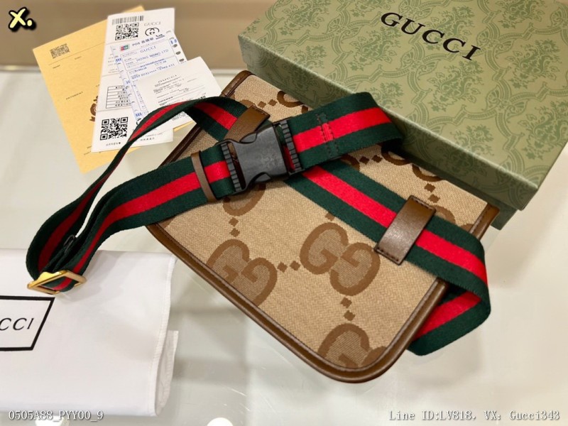 高版本Gucci胸包腰包原版logo五金腰包重返時尚圈無論是日常的休閒