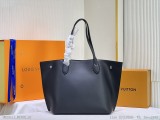 購物袋M55028黑色這款包選用進口顆粒Taurillon小皮制做而成其時尚