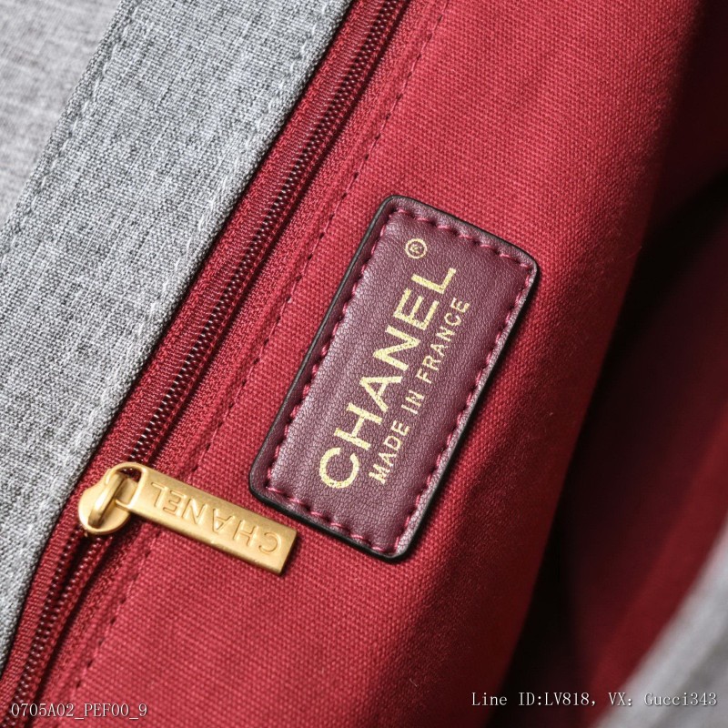 Chane編織布口蓋包它身上有潮流的時尚包身質感超贊軟軟綿綿手感包