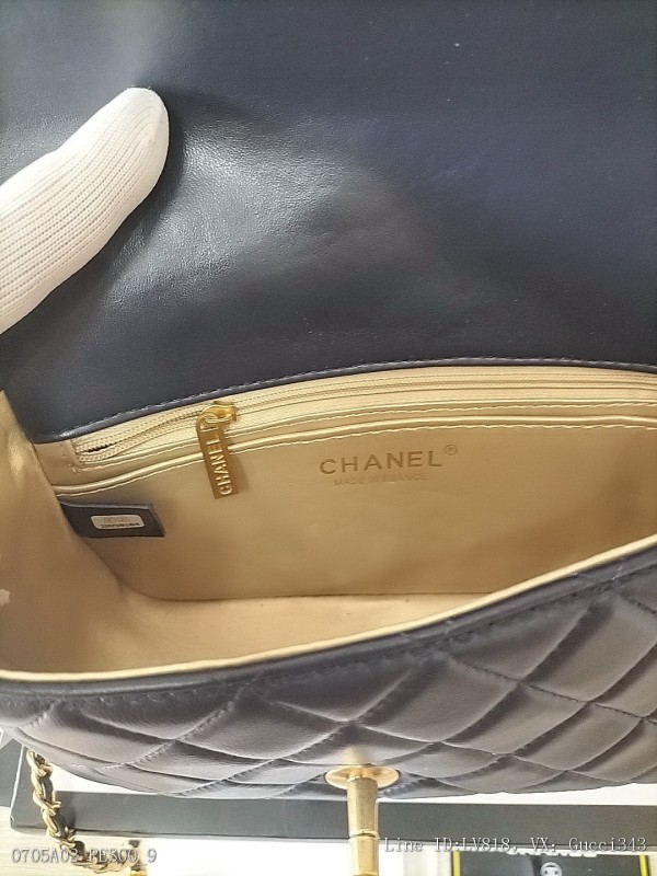 大號深藍色Chanel爆款金屬cfmini口蓋包全球鏈條上多了個小金球