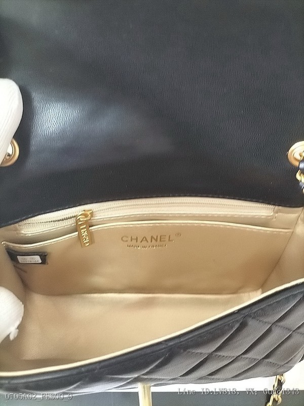 大號黑色Chanel爆款金屬cfmini口蓋包全球鏈條上多了個小金球畫