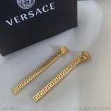 范思哲Versace此款金色耳是一款雅十足的配有一枚美杜莎和一