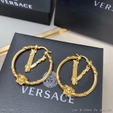 范思哲Versace美杜莎人面浮雕花蔓大圈V金感耳材