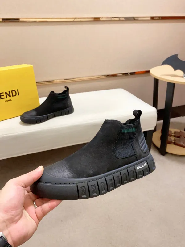 Fendi 芬迪 男士最新款休閑鞋