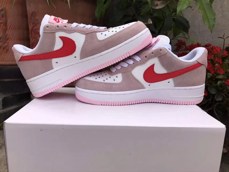 Nike 耐吉 空軍一號 情人節（-28）男女碼 36—45