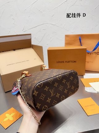 Louis Vuitton 路易威登 升級款掛牌  牛皮中古vivian斜挎手提包 男女通用的一款