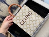 celine 迷你購物袋  賽琳容量 耐看耐用  超級大氣的一款 配禮盒  尺寸：17*21cm