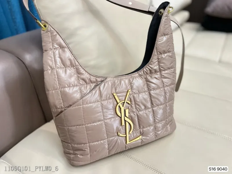YSL 聖羅蘭棉服托特包滿足日常所有需要出門旅行非常方便去海邊時髦感滿滿尺寸：3422貨號9040