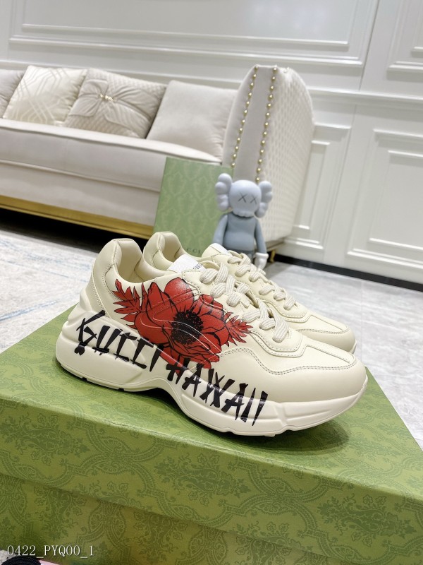 Gucci Rhyton系列印花運動鞋老爹鞋