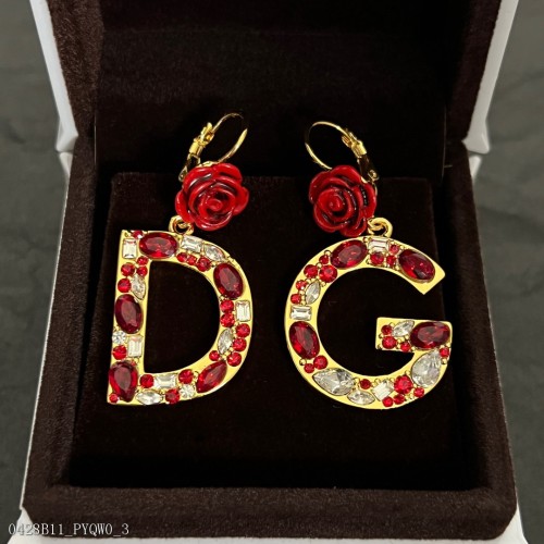 Dolce&Gabbana DG字母秀場耳釘款