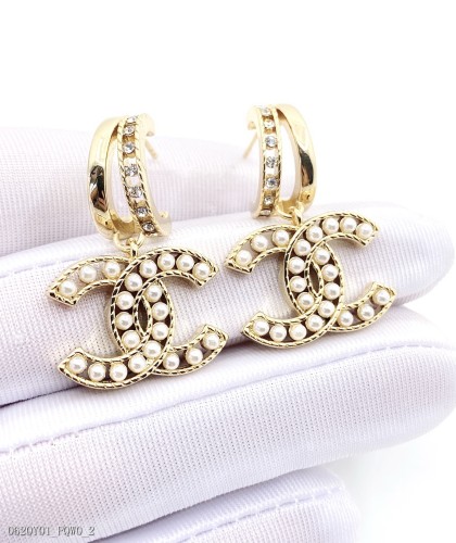 Chanel最新款鏤空珍珠耳環一致zp黃銅材質