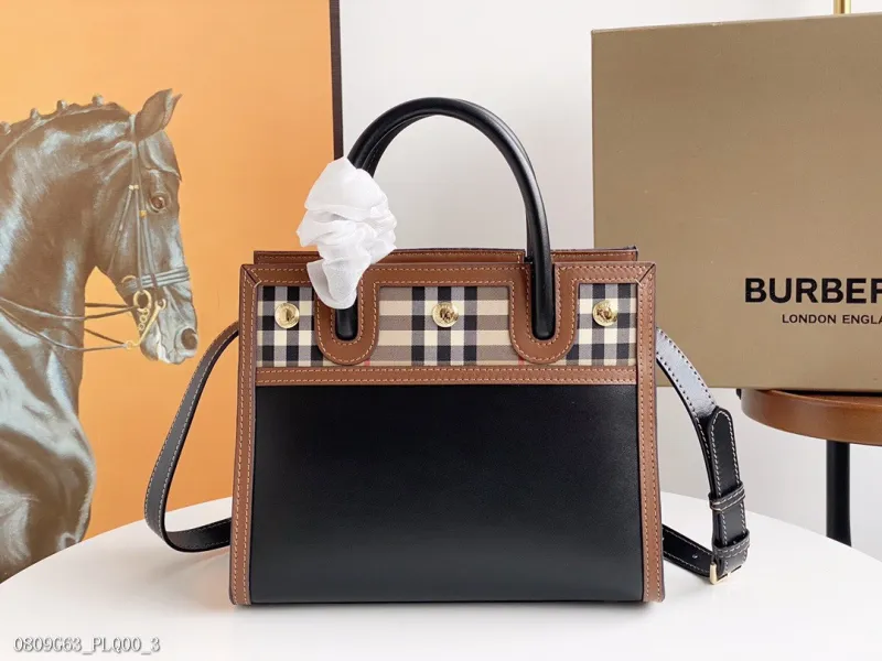Burberry巴寶莉！精巧的「Title-泰爾勒手袋」