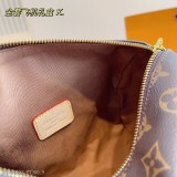 LVSpeedynano枕頭包這款Retiro手袋以標志性的LV老花面料制成