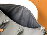 本款Keepall旅行袋選用LVAerogram牛皮革塑造經典構型見證路易威登的精湛皮革匠藝