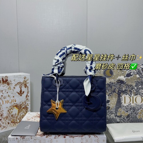 Dior迪奥戴妃Ultra-matteSOBLACK暗黑系是一款不嬌氣的奢侈款包包