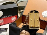 折疊盒Chanel新款元素來撩被這一季的金屬品戳中必須收藏這款春夏秀場金屬晚宴包
