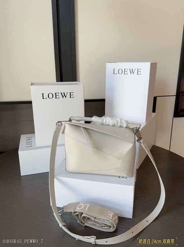 loewe幾何包puzzle最新對版的織布肩帶乾乾淨淨PuzzleEdge很高級哦牛皮品質完全hold住