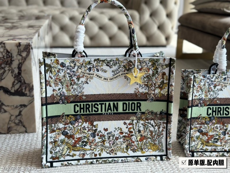 Dior原版布提花Diorbooktote今年最喜歡的一款購物袋tote我用的次數最多的包