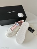 Chanel24新款熊貓拼色休閑鞋這款百搭的板鞋看似平平無奇上腳後屬實好搭