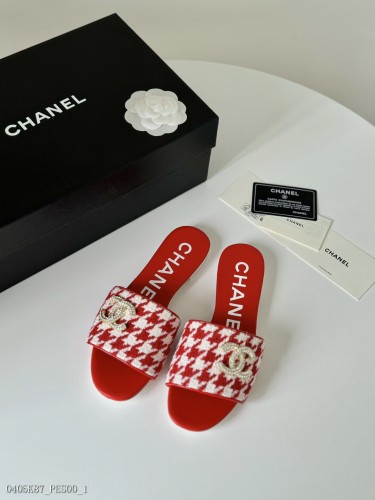 Chanel新款雙c扣拖鞋這一季的蜜兒拖上腳太好看了