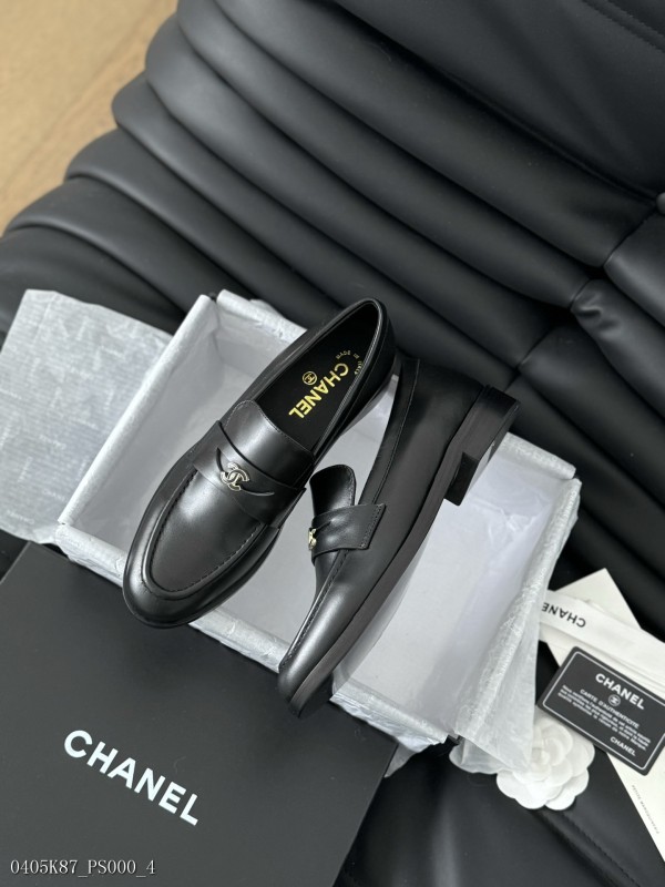 Chanel24P新品經典雙C樂福鞋鞋面采用進口小牛皮內裡
