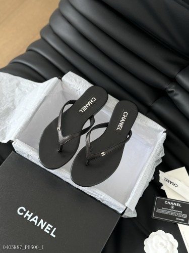 Chanel24P新品夾腳人字拖鞋這一系列這真的是絕了怎麼會這麼美夏天真的是無敵搭配