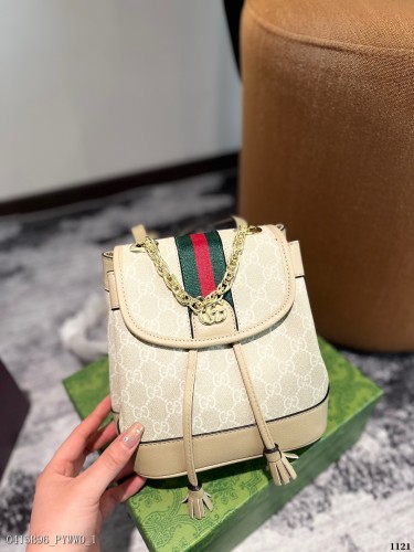 Gucci新品雙肩包原版品質精工制作Gucci古奇經典調配件Gucci古奇最新火款注意細節這款購物袋將標志性圖案與經典印花相結合