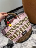 一起去度假吧然夏天永遠是彩色Tagi木頭果子編織度假包繽紛的色彩讓整個袋子有了度假氛圍輕松愜意