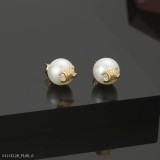 賽琳Celine新款凱璇門珍珠耳釘與眾不同的設計個性十足顛覆你對傳統耳環的印象使其魅力爆燈073035